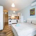 Cozy Little In Studentski Grad Sofya