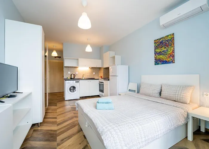 Cozy Little In Studentski Grad Σόφια