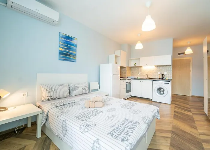 Апартаменты Cozy Little In Studentski Grad *