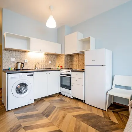 Cozy Little In Studentski Grad Daire *