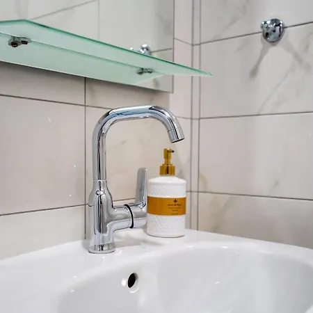 Cozy Little In Studentski Grad Daire Sofya